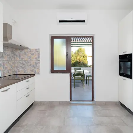 Apartment Lucija