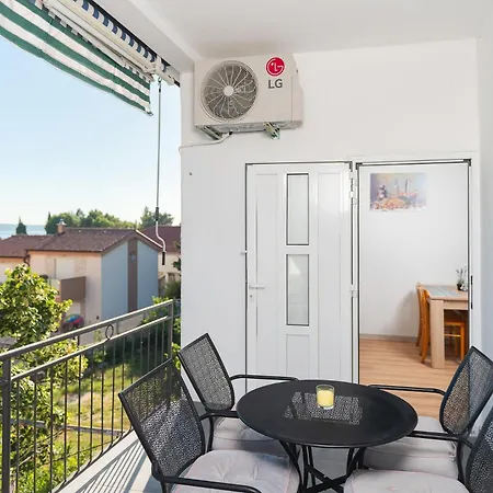 Apartment Lucija