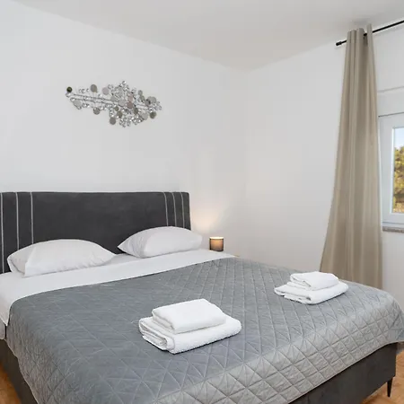 Lucija Apartment *