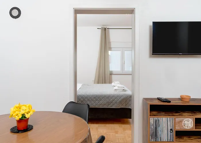 Apartment Lucija *