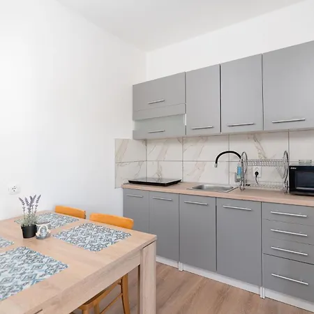 Lucija Apartman Starigrad-Paklenica